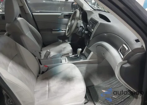 2010 Subaru Forester 2.5X z USA, uszkodzony, nr VIN JF2SH6AC3AH736688